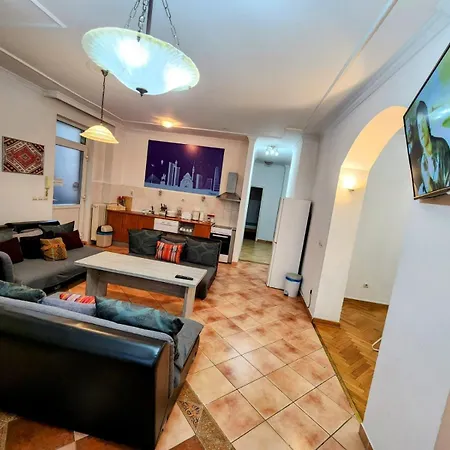 Authentic Centre #3, Paid Parking On-site, Mandatory Reservation Appartamento Belgrado